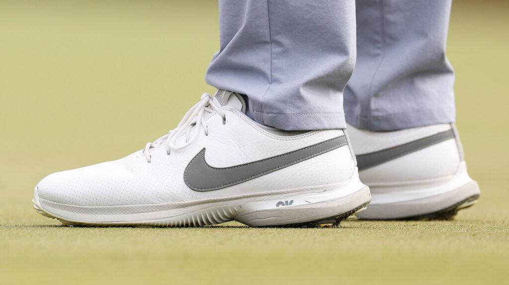 what golf shoes does rory McIlroy Wear