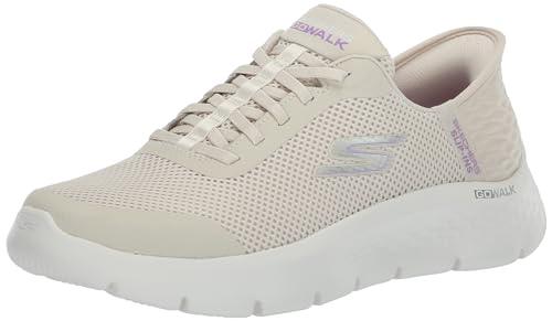Best Casual Sneakers for Narrow Feet: Top Picks for Comfort & Style