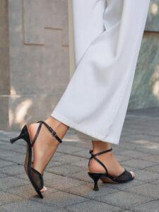 Coutgo Womens Kitten Low Heels Strappy Sandals Review