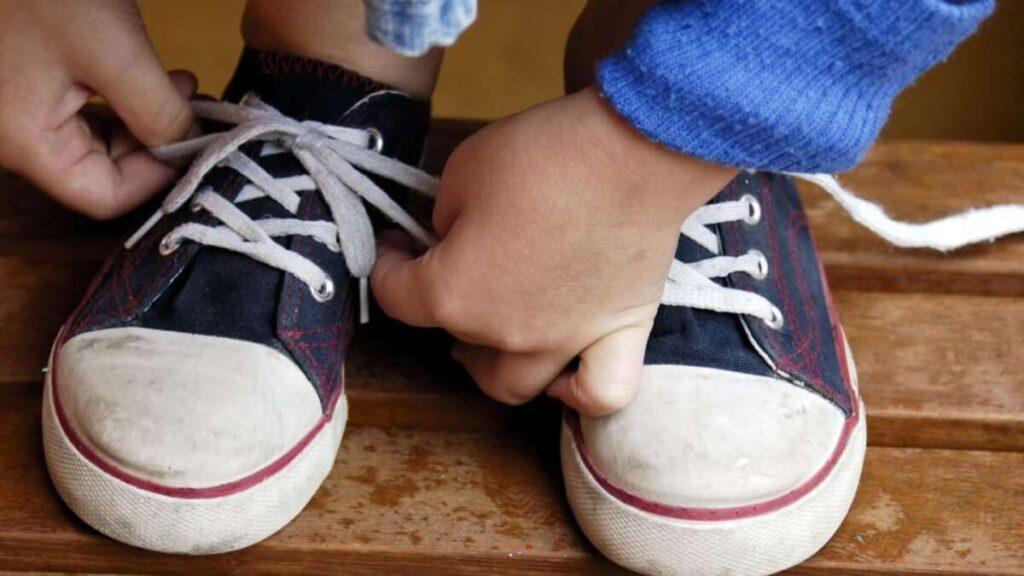 How To Teach My Son To Tie His Shoes