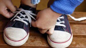 How To Teach My Son To Tie His Shoes
